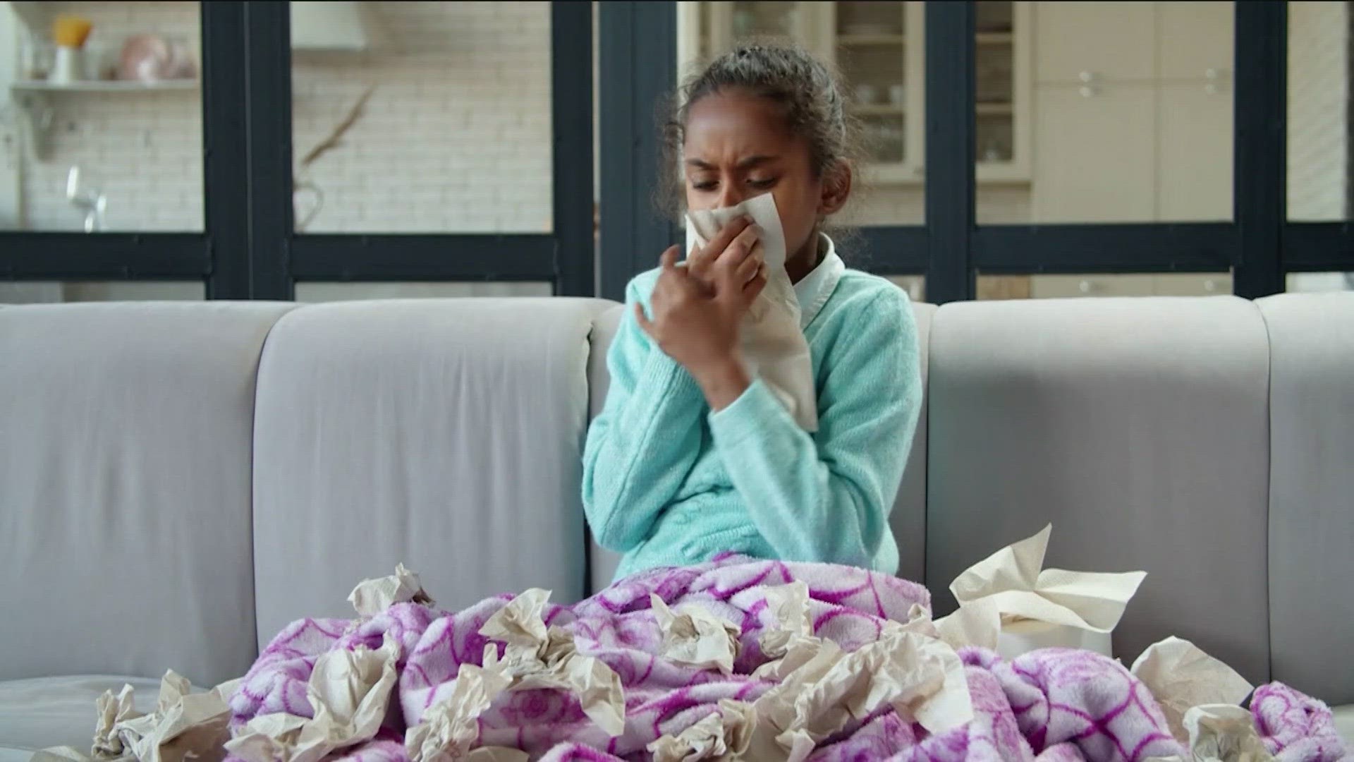 Are you experiencing symptoms of covid 19 the flu or allergies kvue