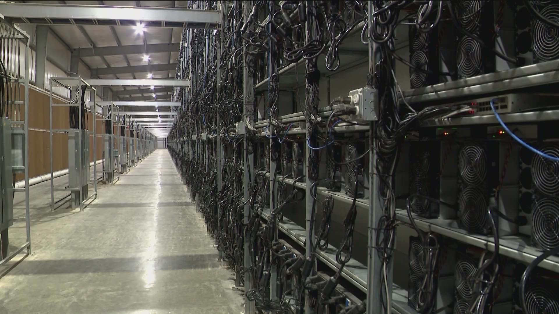 The President of the Texas Blockchain Council told Bloomberg that more than 1,000 MW-worth of bitcoin mining load turned their machines off on Monday.