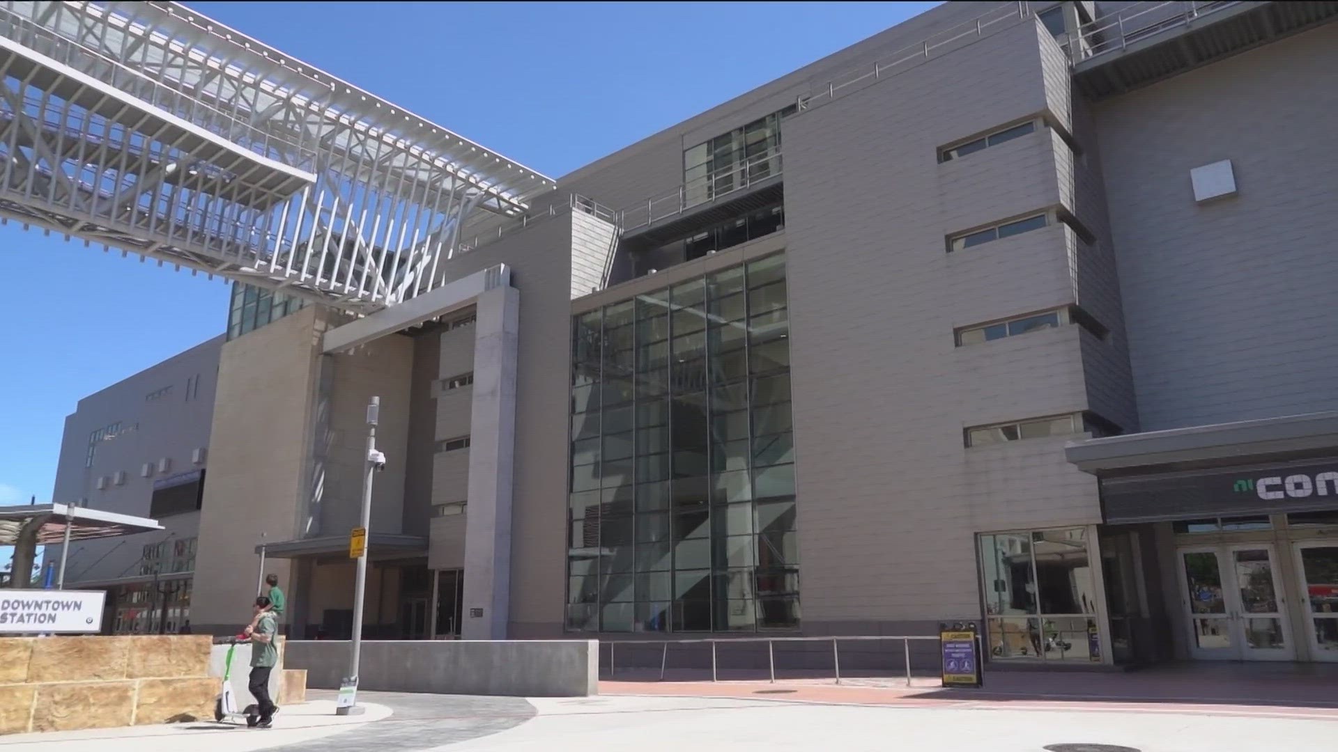 Austin council members received a briefing about the plans to redevelop and expand the Austin Convention Center.