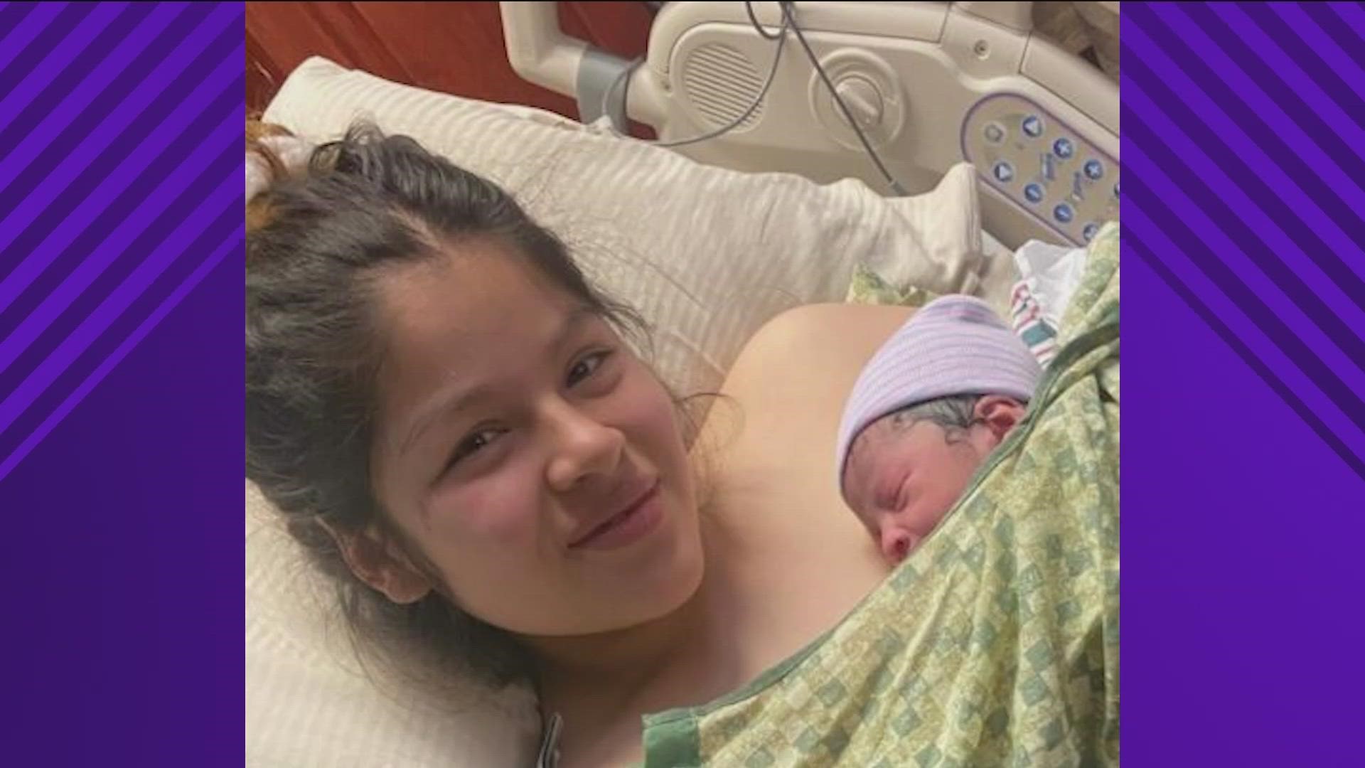 The Austin Police Department is asking for help finding a teen mom and her baby. Alexis Garza, 15, and her two-week-old son were reported missing on Friday.