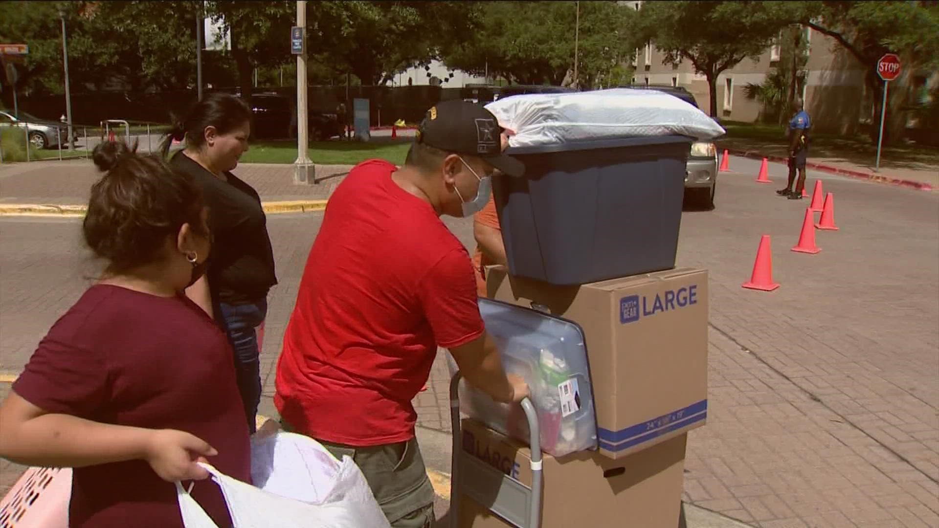 It's almost UT students' turn to return to class. But first, hundreds of Longhorns need to move into their dorms.