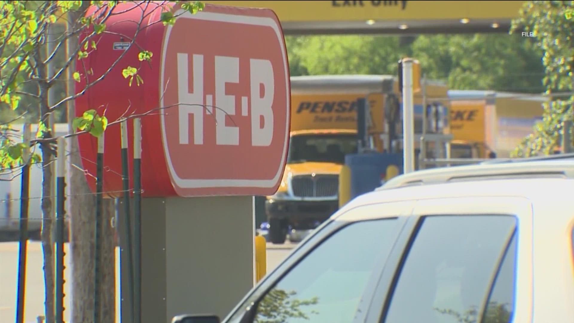 Leander's H-E-B Plus now features an e-commerce fulfillment center to keep up with online shopping demand.