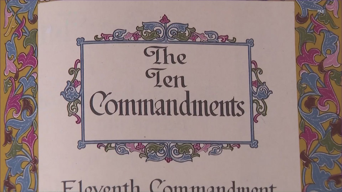 Federal appeals court hears arguments over Texas' Ten Commandments requirement