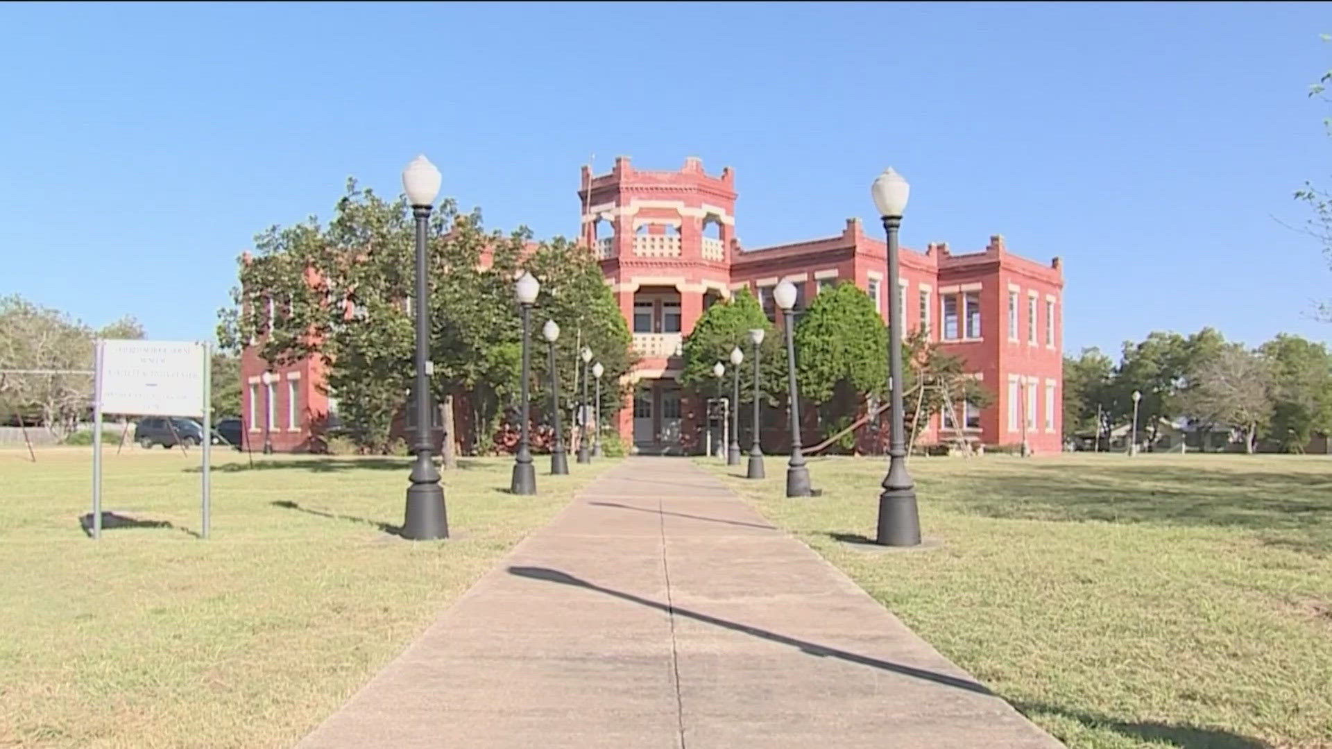 Residents of the small town of Bartlett in Williamson County were determined to save their classic 115-year-old school building from the wrecking ball.