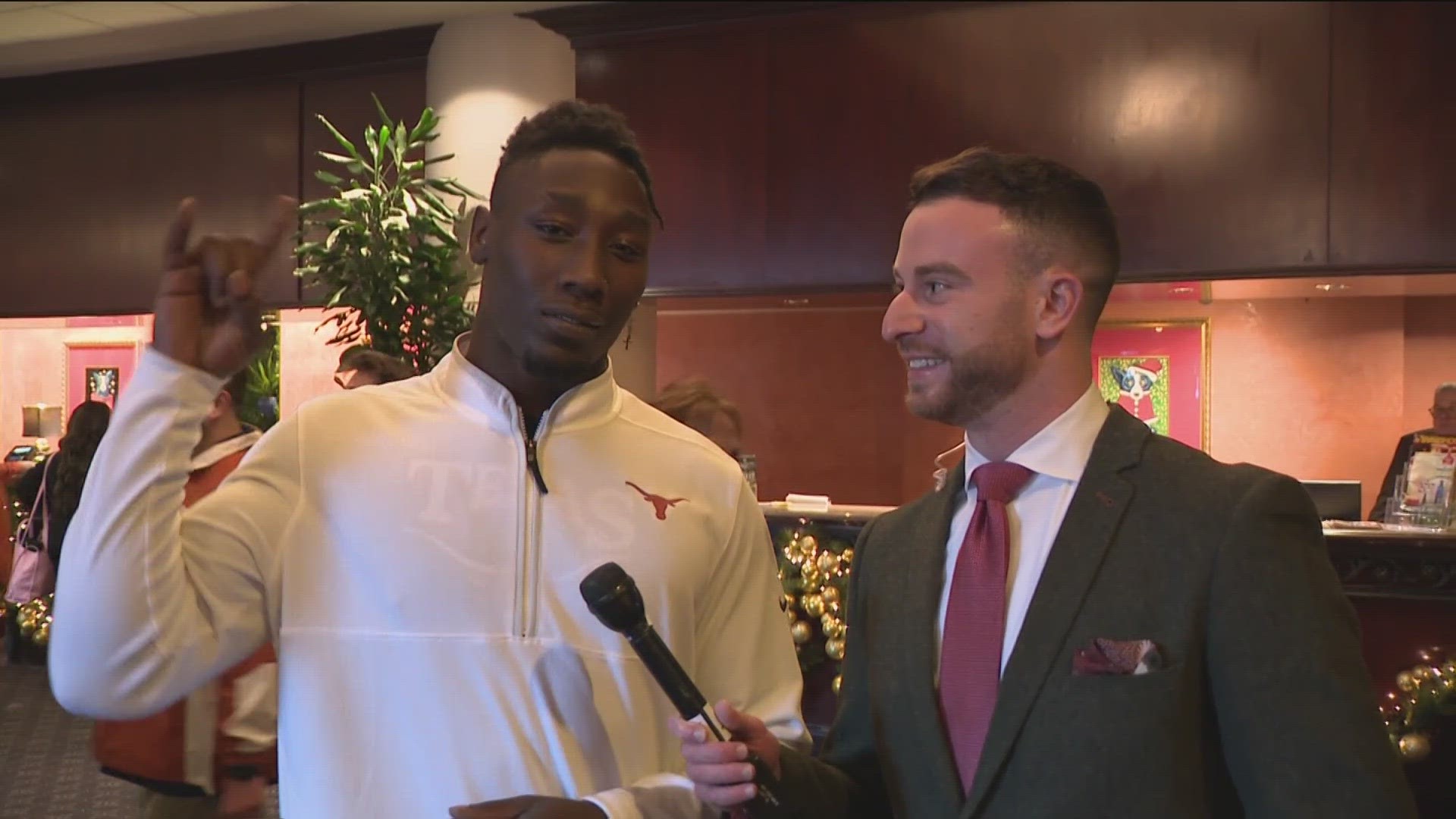 KVUE's Tyler Feldman caught up with former Texas Longhorn and current Dallas Cowboy DeMarvion Overshown ahead of the big game at the Superdome.