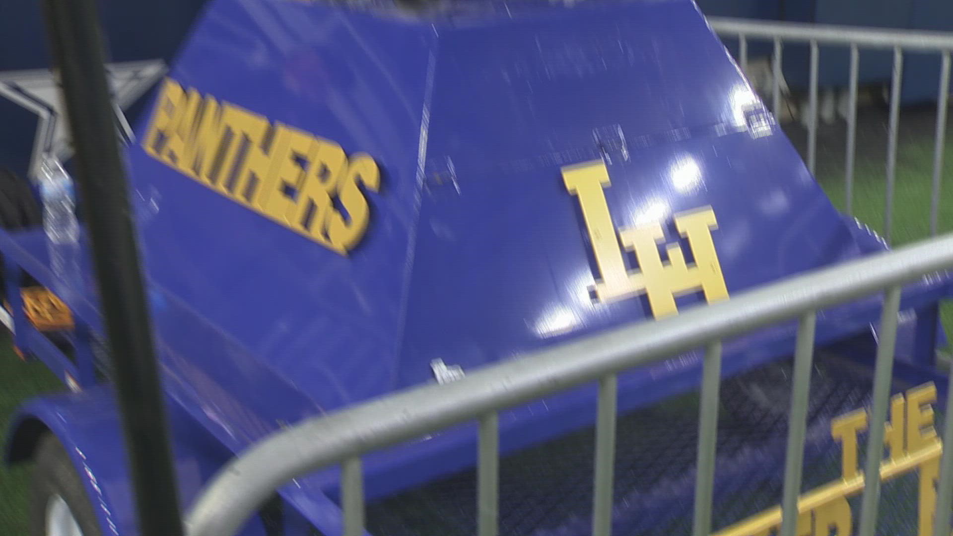 The Golden Bears beat Liberty Hill 23-14 at AT&T Stadium to win the Class 5A Division II championship. South Oak Cliff started fast, getting up 14-0 on Liberty Hill.