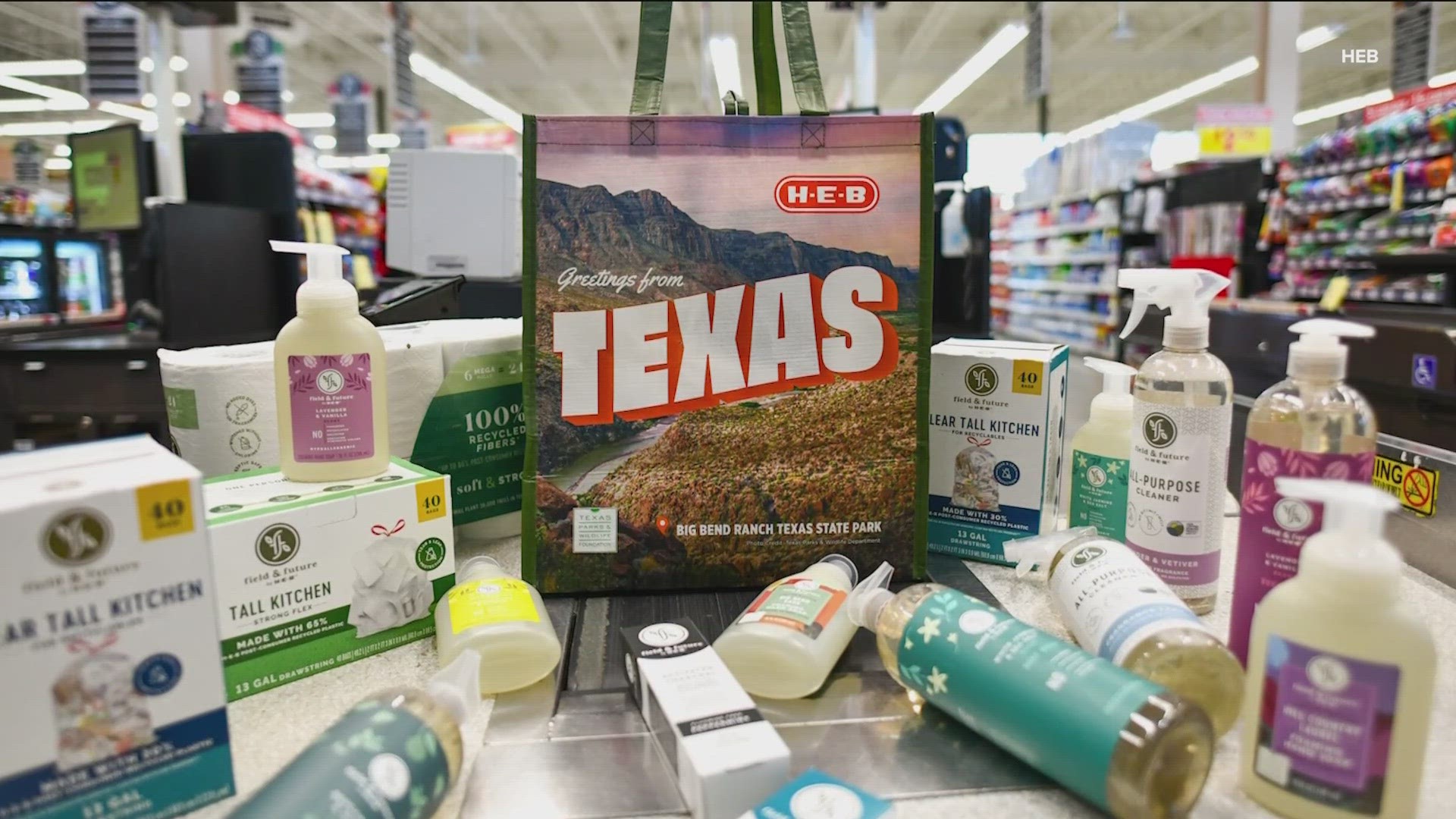 The Texas grocery store chain is handing out approximately 265,000 bags on April 22 only.