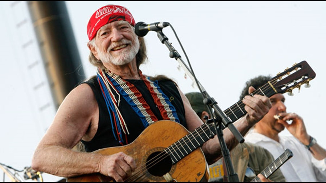 Willie Nelson, age 86, quits smoking weed for health reasons | kvue.com