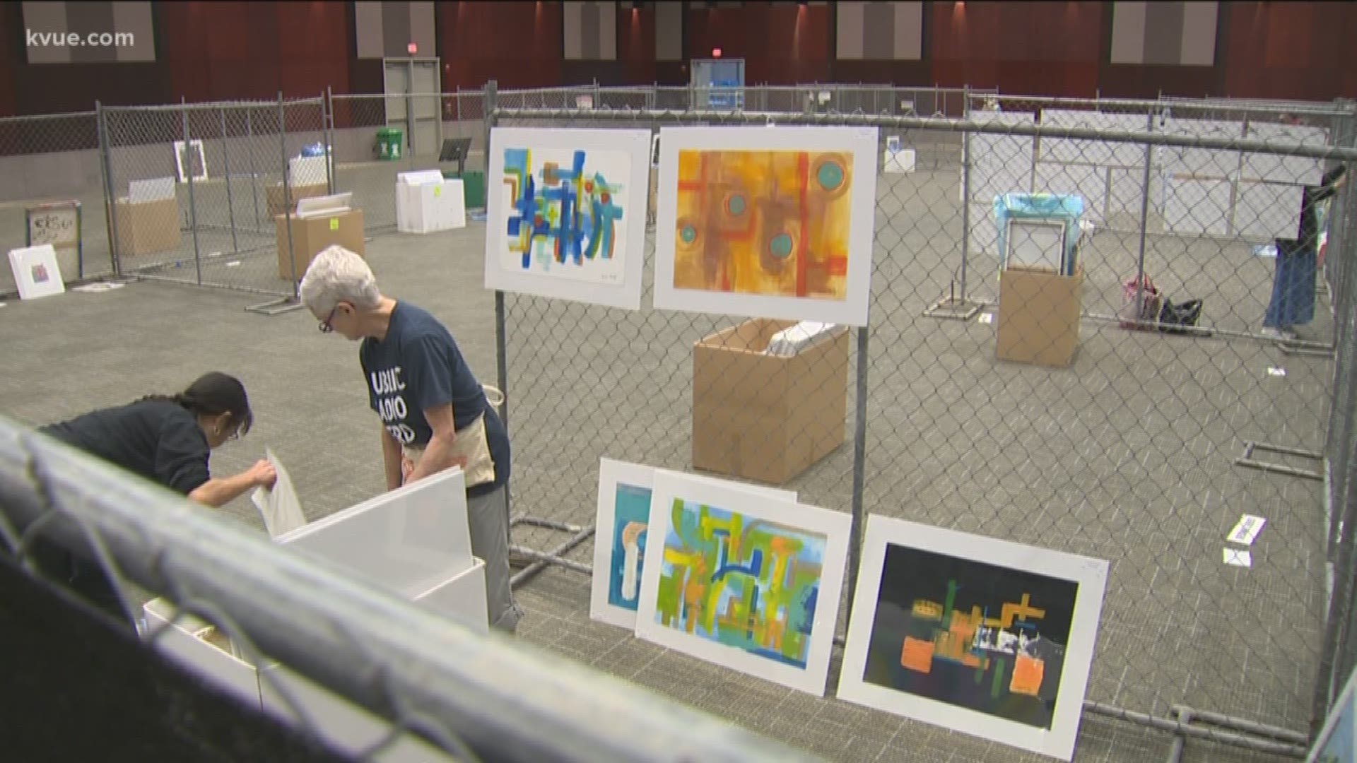 It's a big day at the Austin Convention Center.
As volunteers and artists set up for an art show unlike any other this weekend.
The most inspiring part may be how much it's helping people who need it most.
STORY: http://www.kvue.com/news/local/the-art-fro