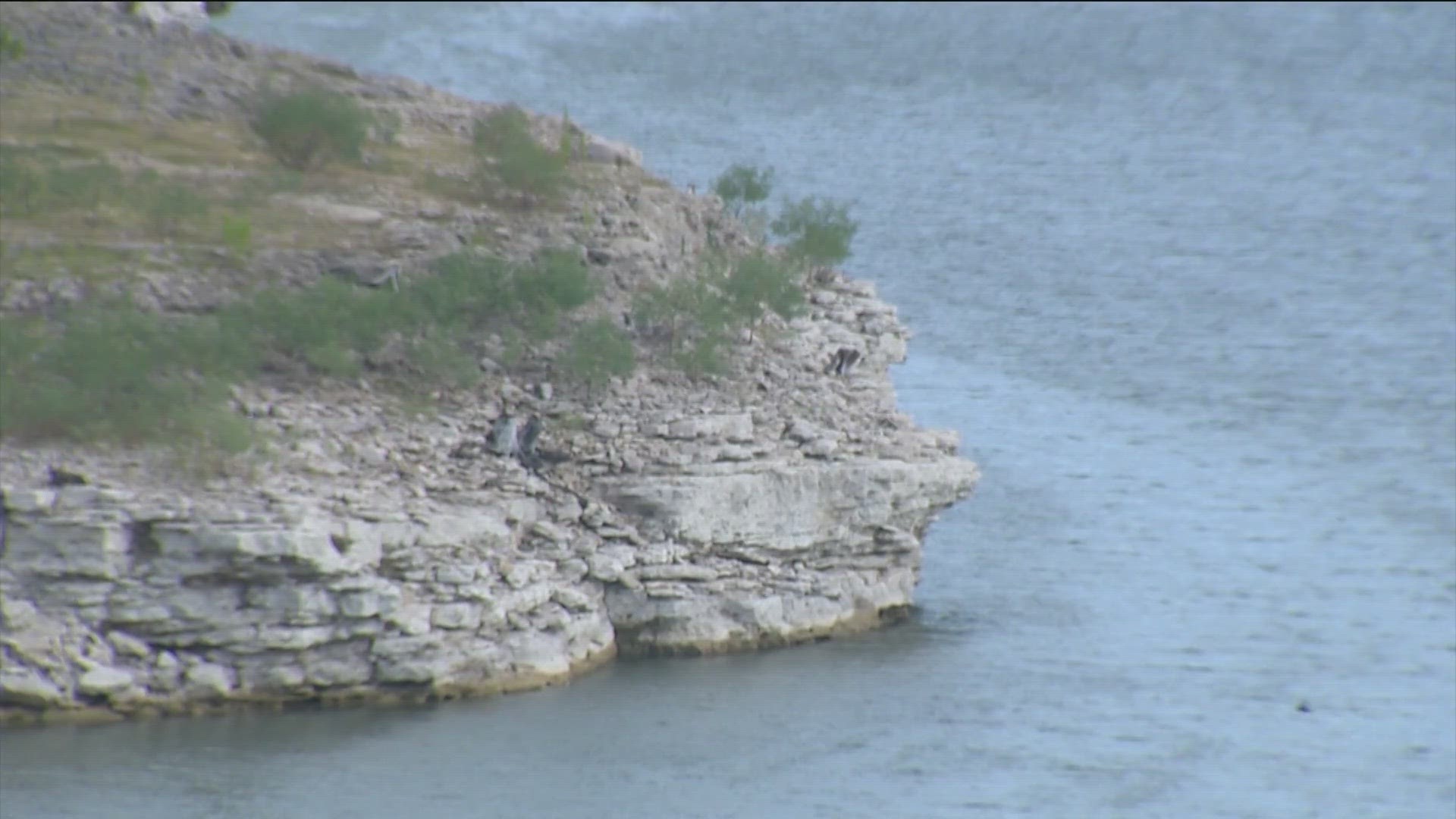 The body of an 8-year-old who fell off the back of a boat on Monday was recovered from Lake Travis on Tuesday evening.