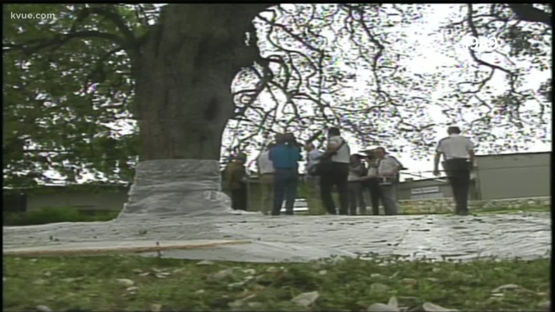 NextImg:The bizarre story of the man who poisoned Austin’s legendary Treaty Oak