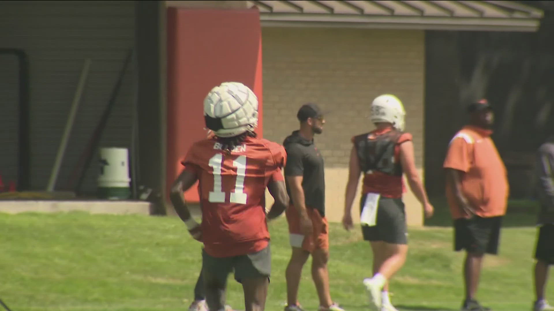 Silas Bolden having an instant impact on Texas | kvue.com