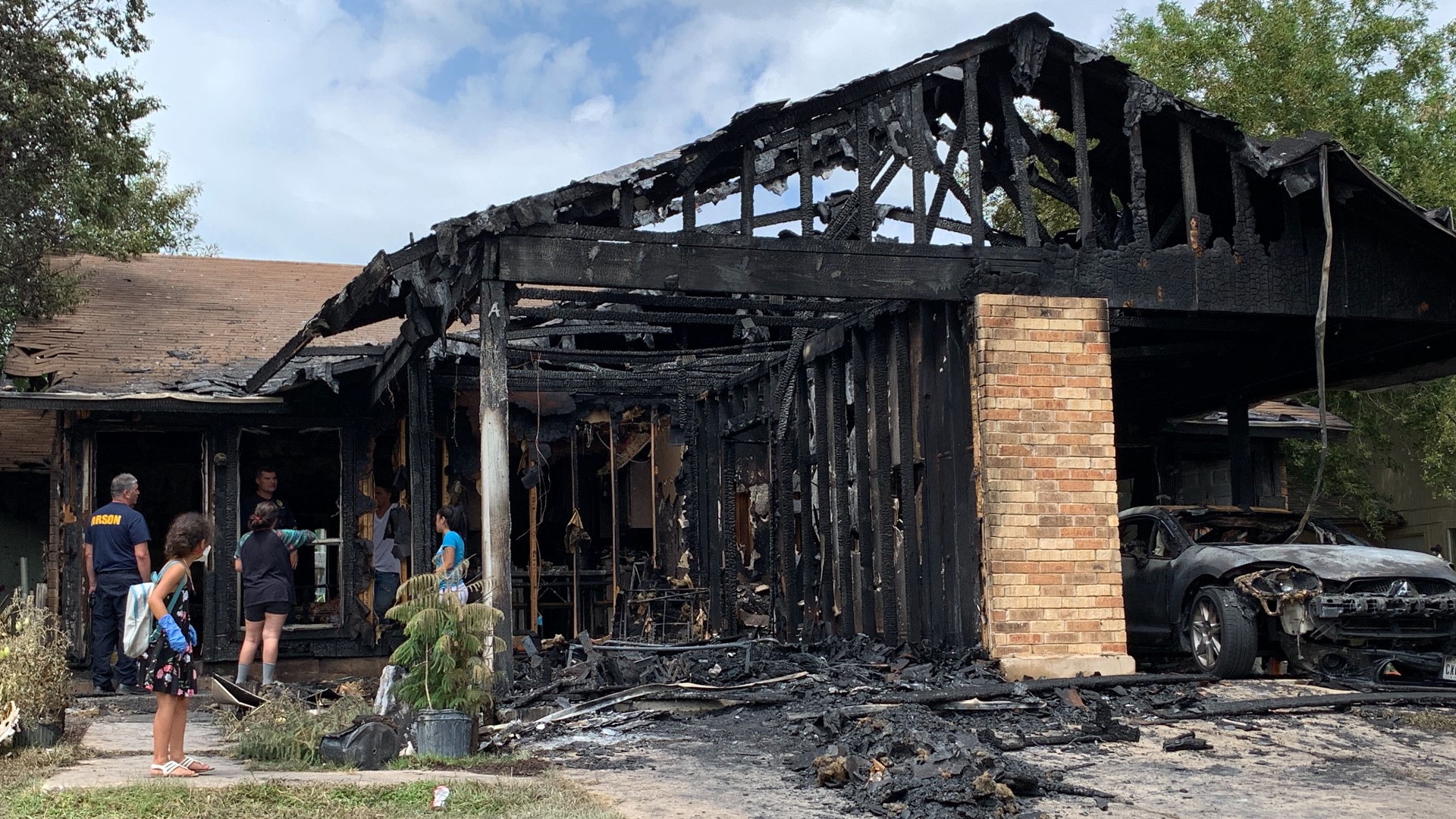 Fire at East Austin duplex that displaced two families ruled as arson ...