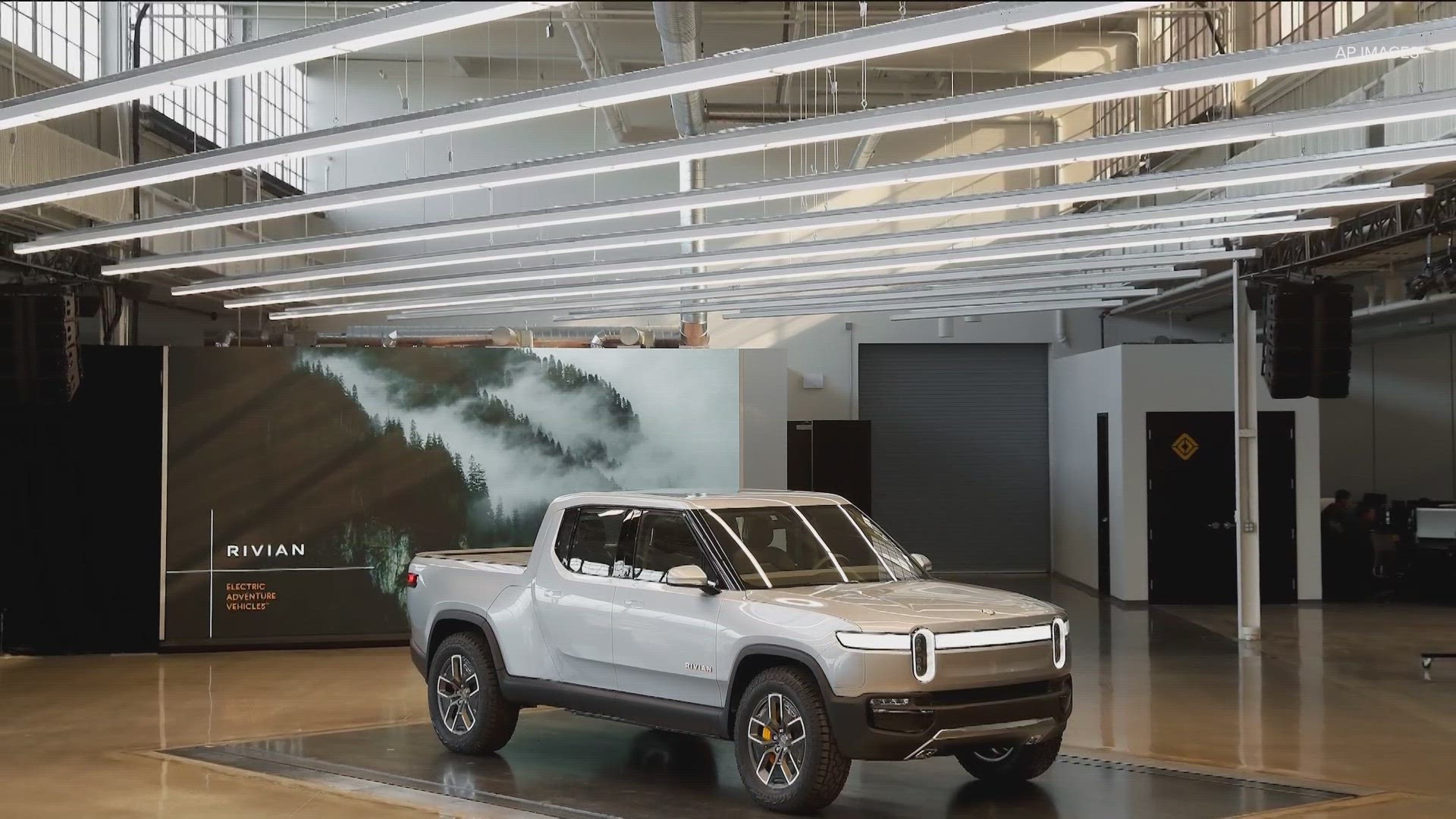 Electric vehicle maker Rivian plans to open a new showroom on South Congress Avenue.