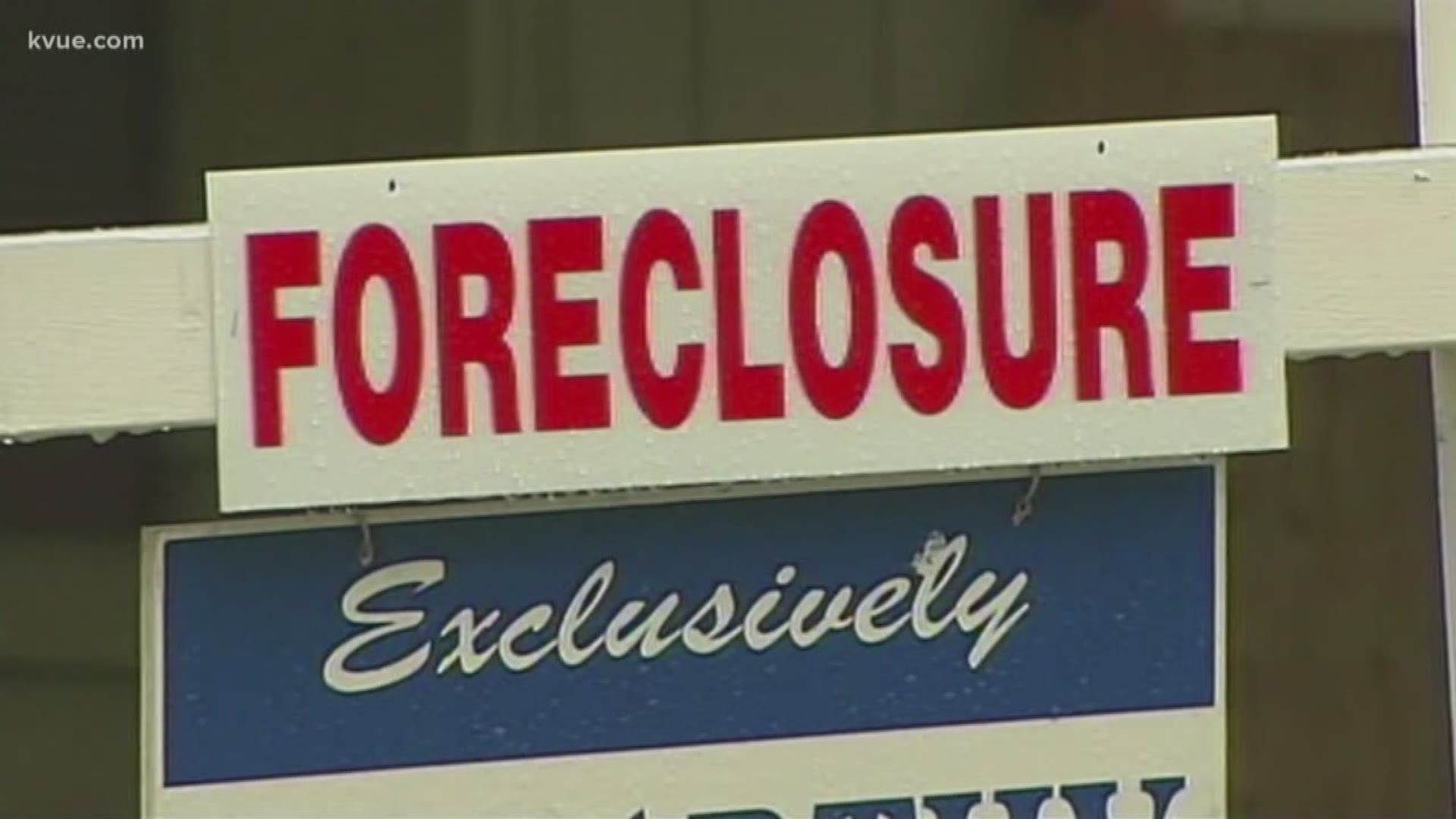 The headline references an 'alarming new report' showing a jump in home foreclosures in Austin.