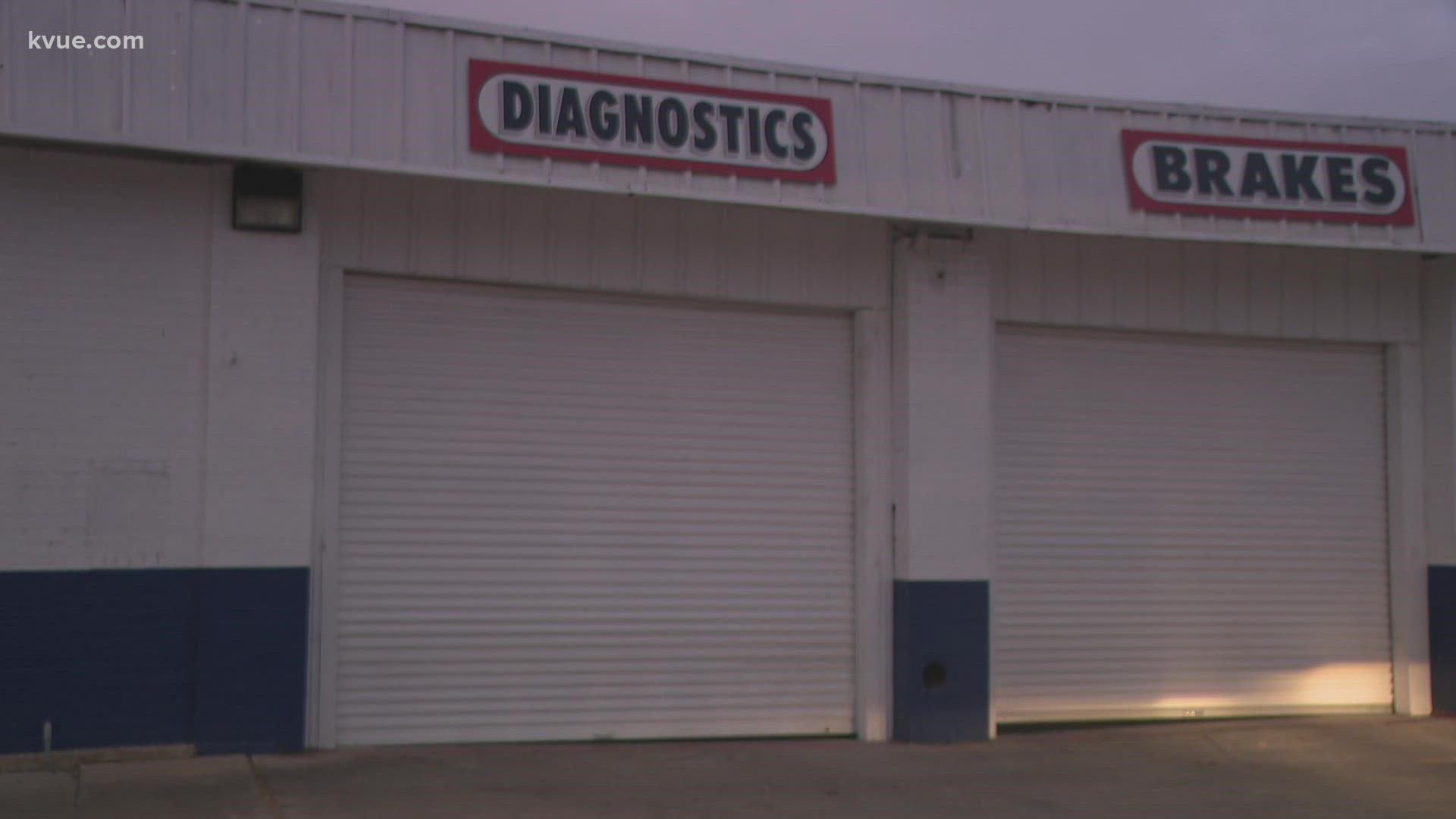 One Round Rock mechanic says there have been moments where his hands get so cold that his hands become numb.