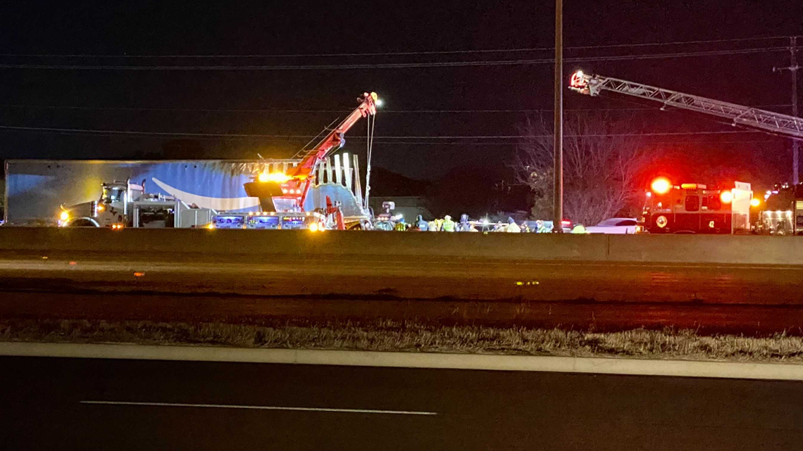 One killed after SUV strikes Amazon truck on Ben White Boulevard | kvue.com