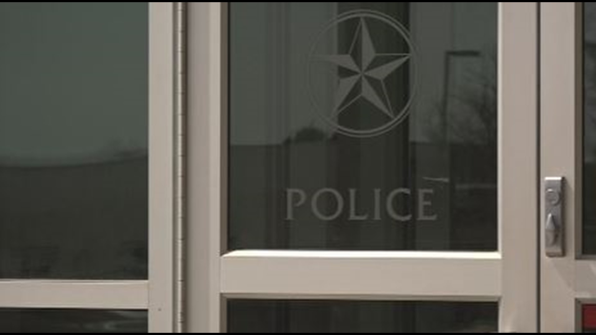 Woman dies after twocar crash in Cedar Park, police say