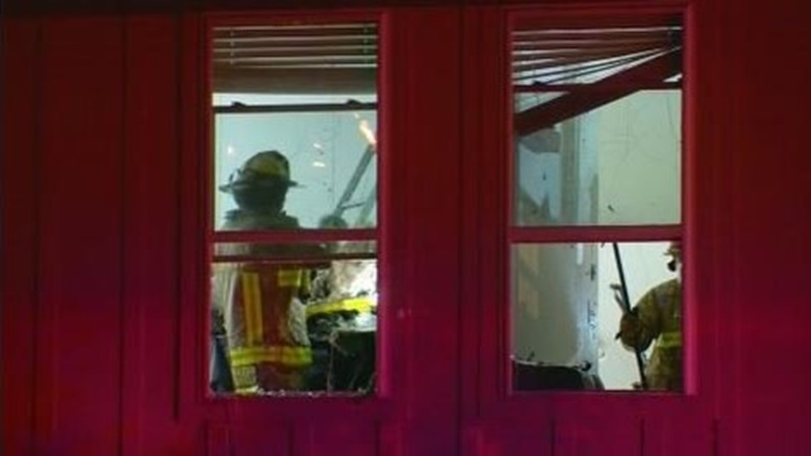 Lightning strike sparks house fire in South Austin, officials say ...