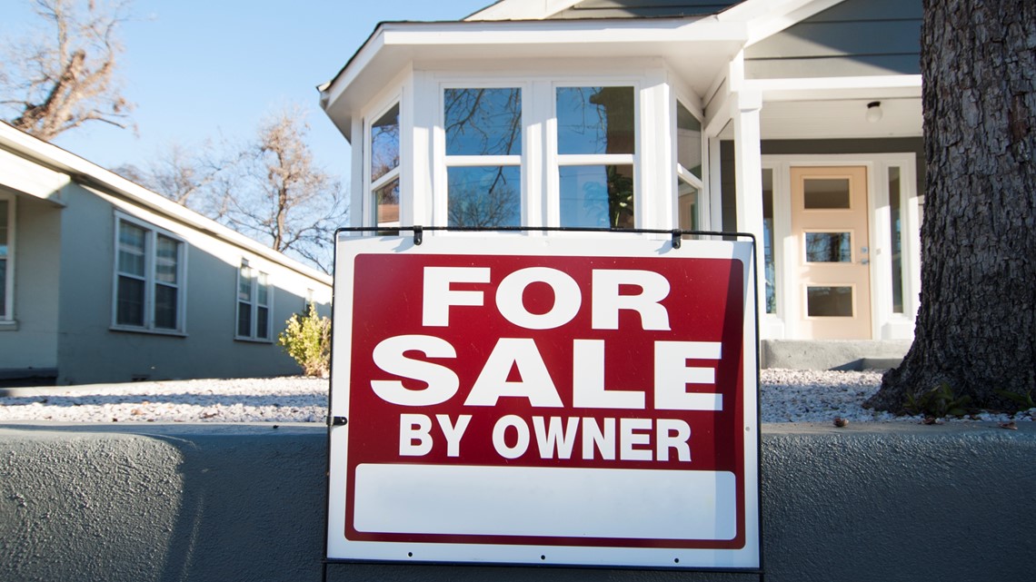 Texas real estate agents face licensing delays amid state system transition
