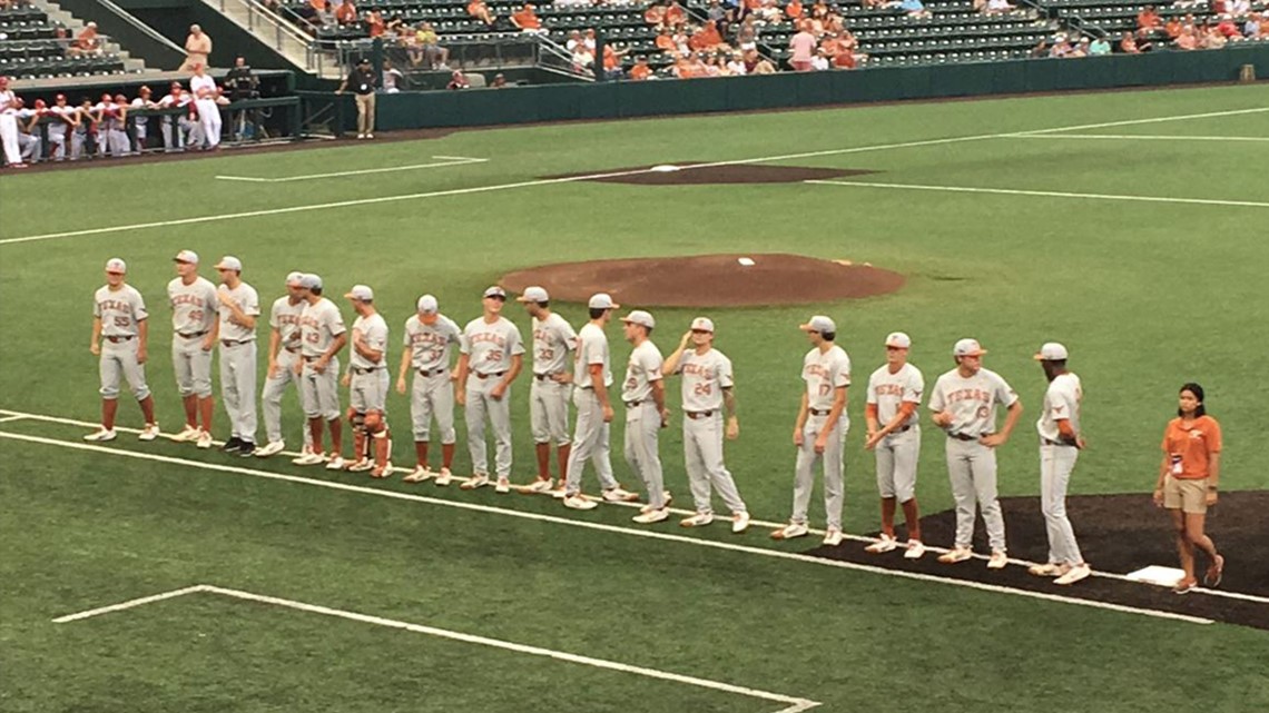 Texas Advances to NCAA Baseball Super Regional with 10-6 win over