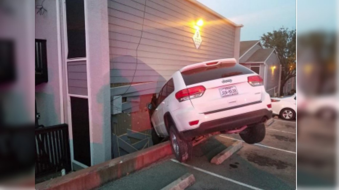 SUV crashes into apartment building in SE Austin | kvue.com