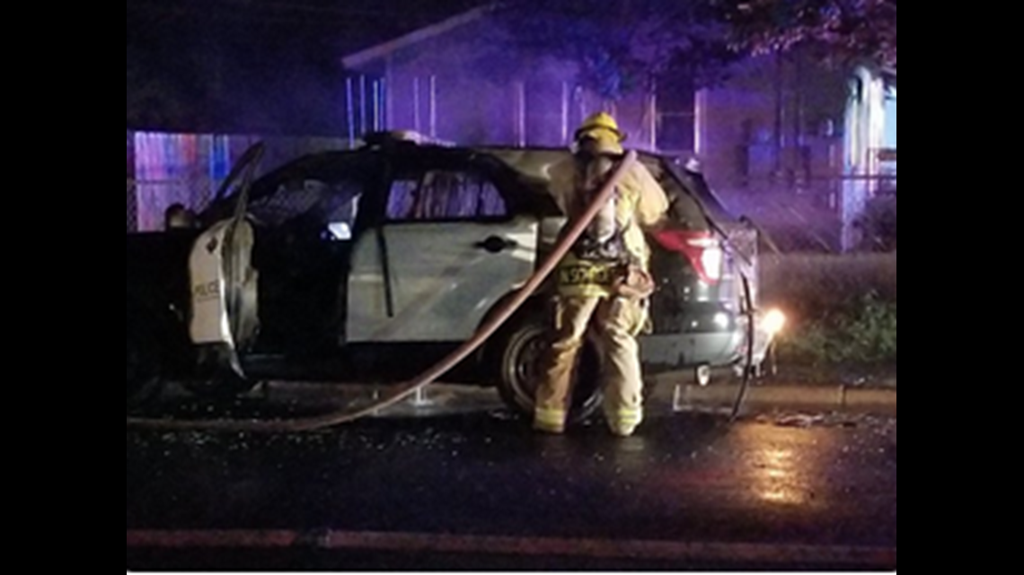 Austin police patrol car catches fire in East Austin, AFD says | kvue.com