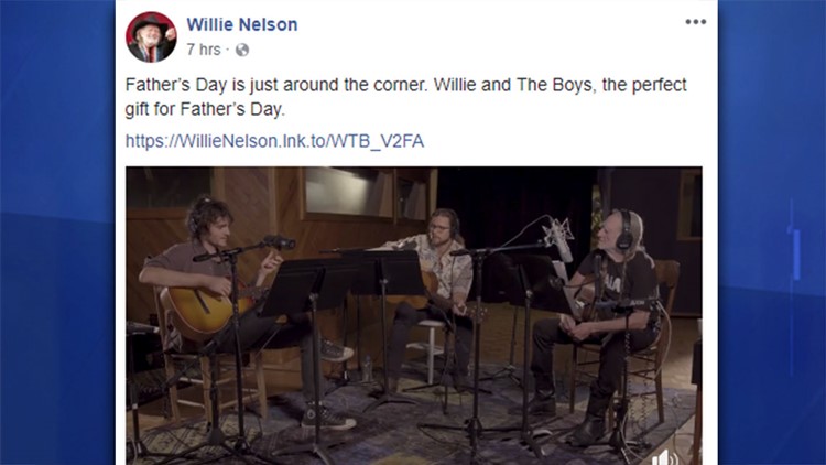 Download Father S Day Father Son Moment Find Out What Song Willie Nelson First Taught His Son Lukas To Play Kvue Com