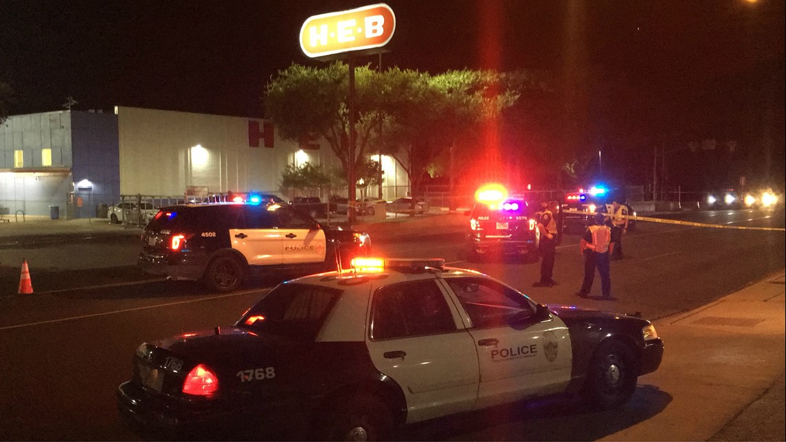 Man dies in North Austin auto-pedestrian crash, APD says | kvue.com