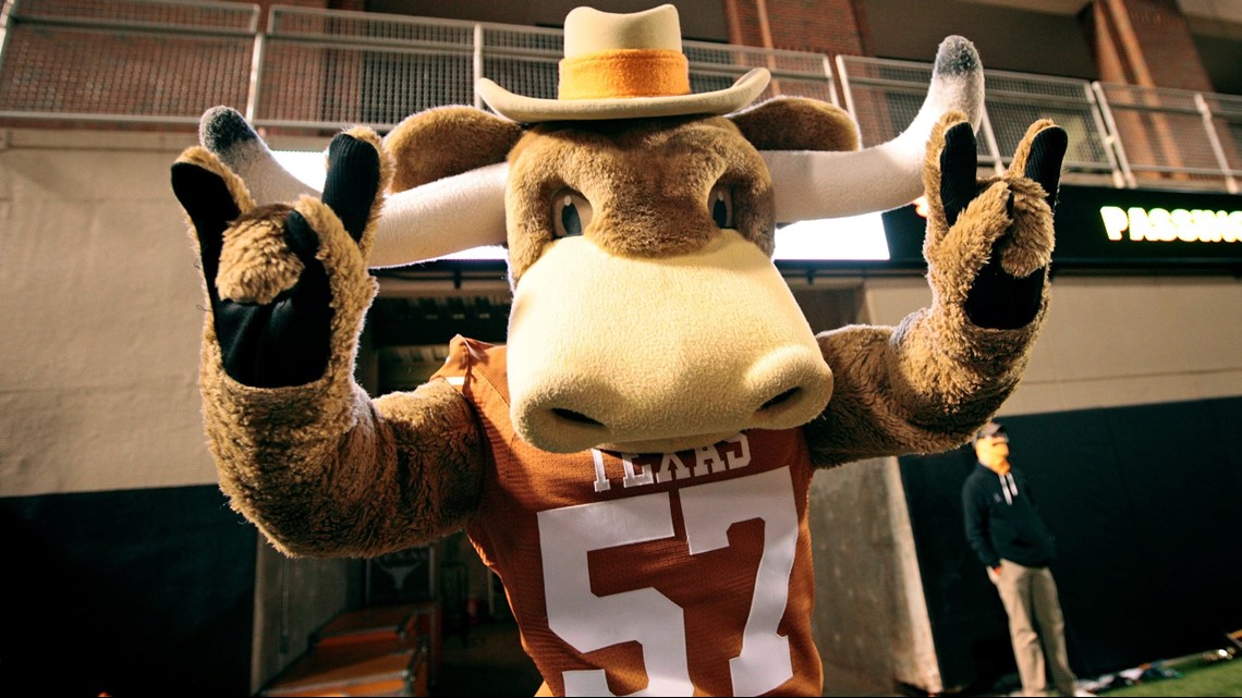 $5 beers, food trucks on 'Bevo Boulevard' kick off Texas football home ...