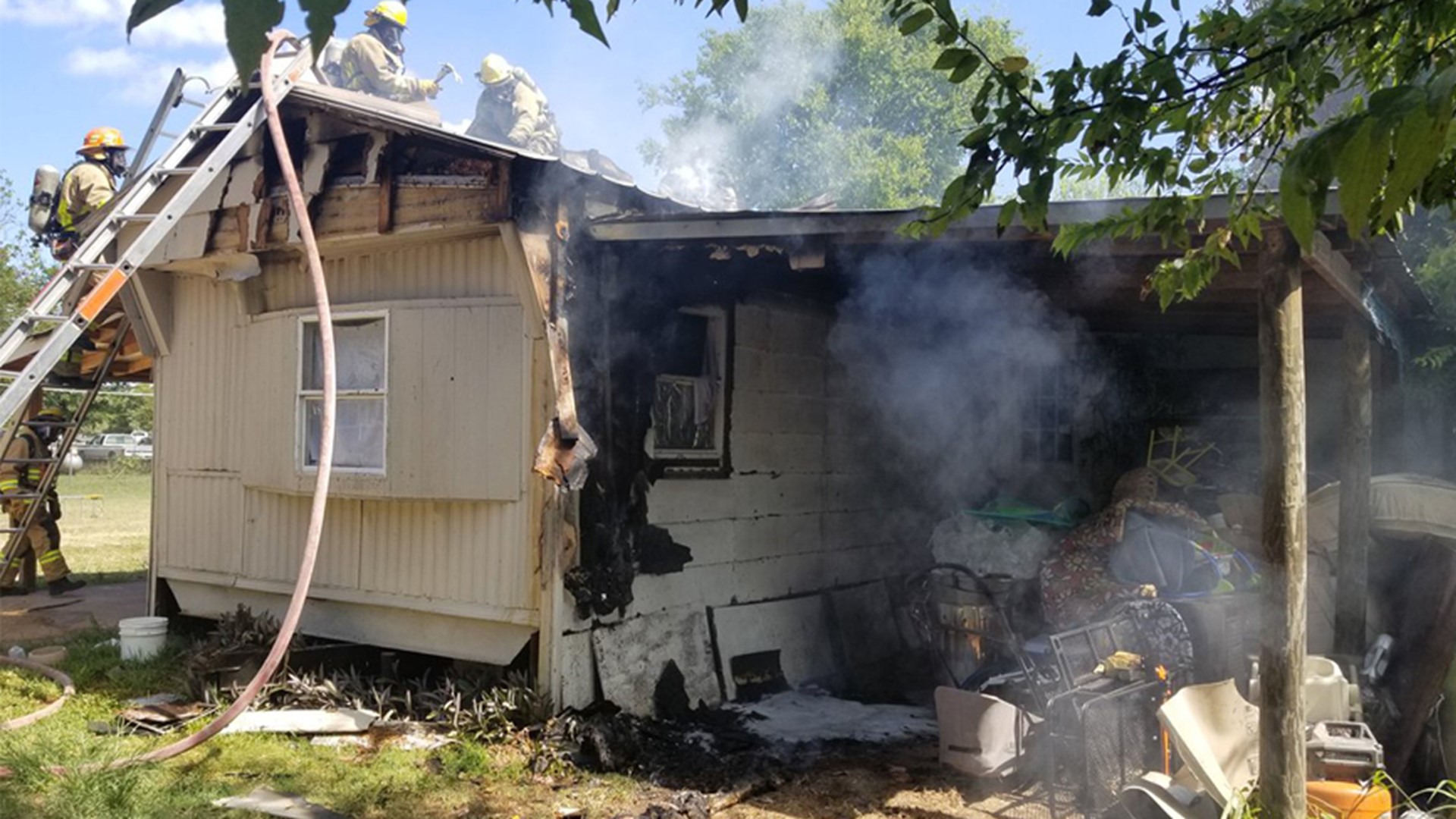 5 children, 4 adults displaced after East Austin mobile home fire ...
