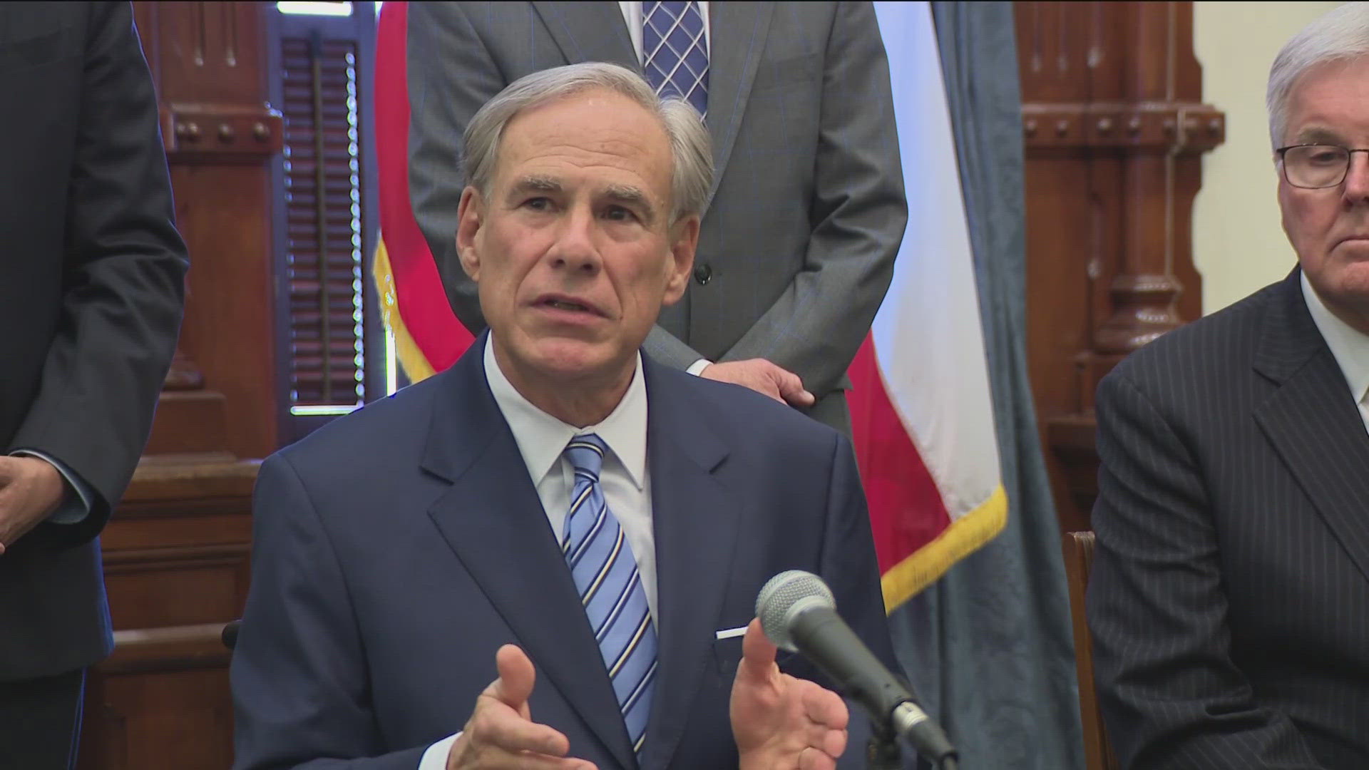 Abbott signs Texas regulatory reform bill into law | kvue.com