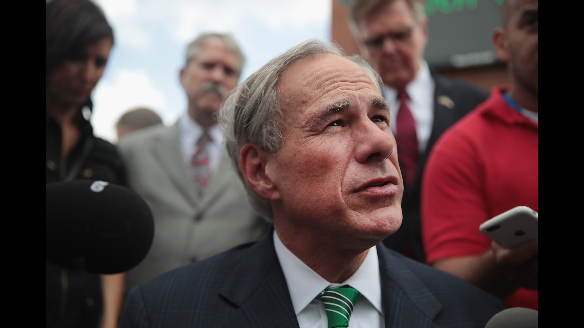 Who's running for governor of Texas in the November election?