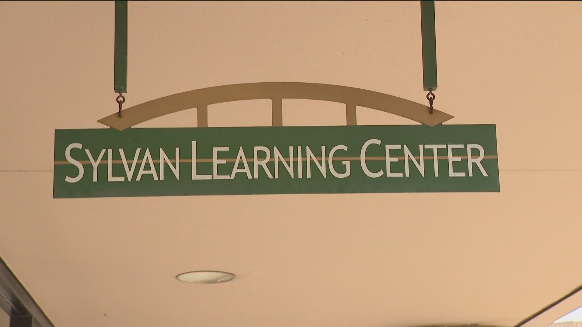 A franchise owner who ran tutoring services for kindergarten through 12th grade students abruptly closed multiple locations.