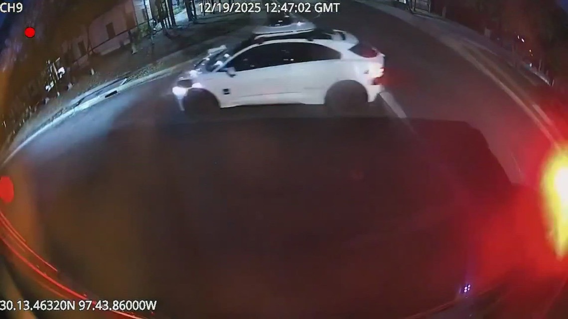 Austin ISD urges Waymo to halt driverless cars near school buses after 24 violations