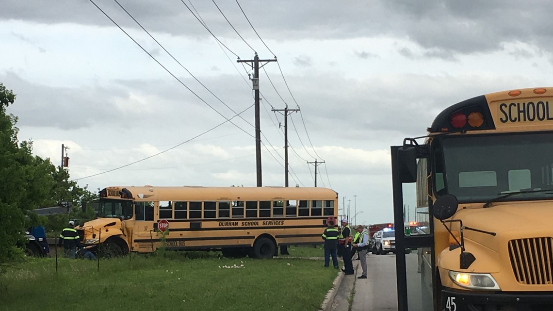 Pflugerville ISD bus with Dearing Elementary students on board crashes ...