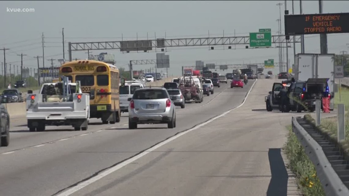 Texans have Move Over/Slow Down laws to protect others, but many drivers aren't abiding by them - Vimarsana News