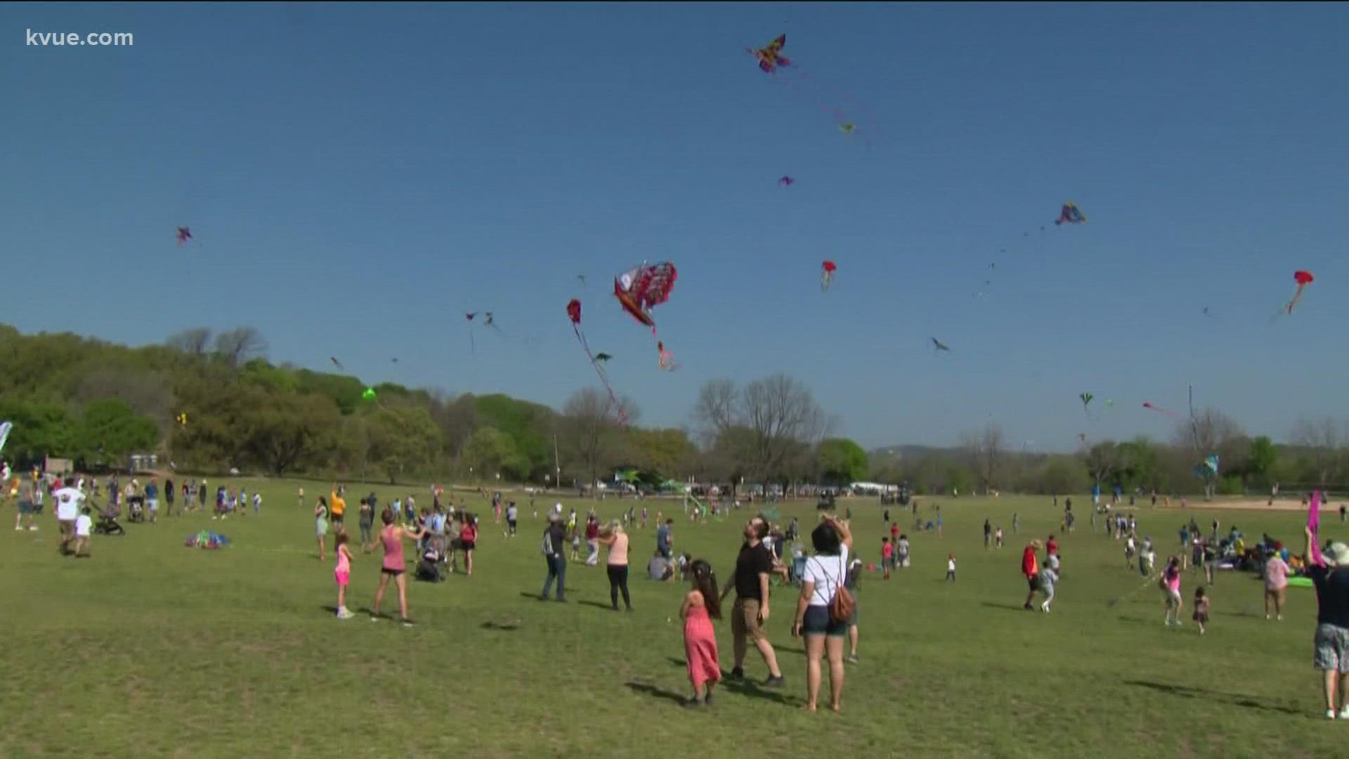 Community members flocked to Zilker Park on Sunday to fly kites as part of Kite Fest for the first time in two years.
