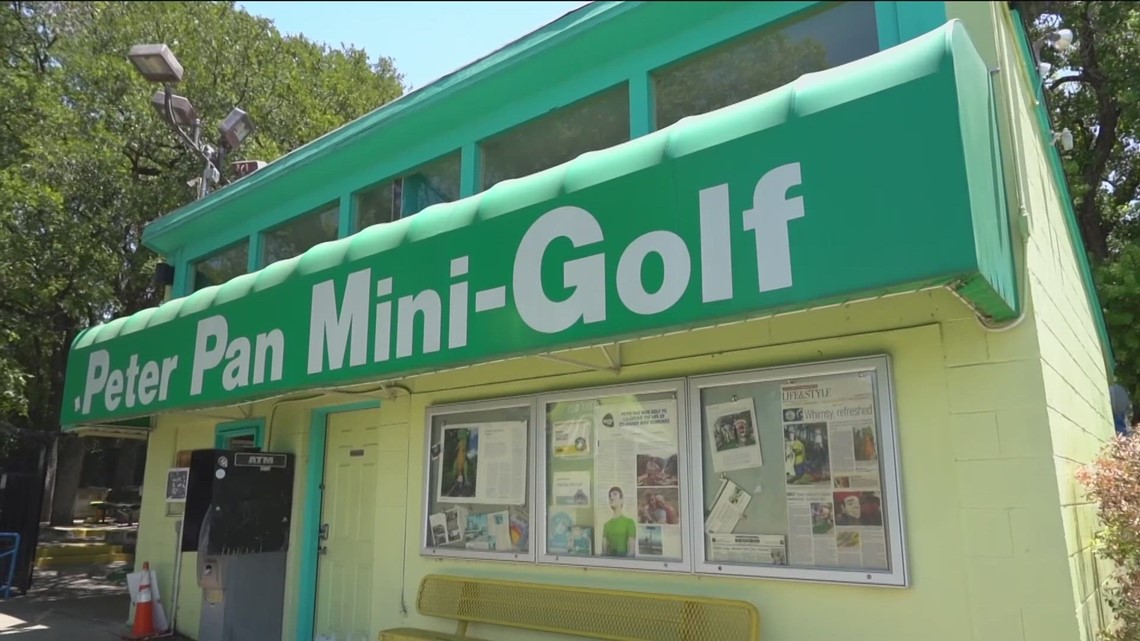 Adult tee shirt – Peter Pan Mini Golf