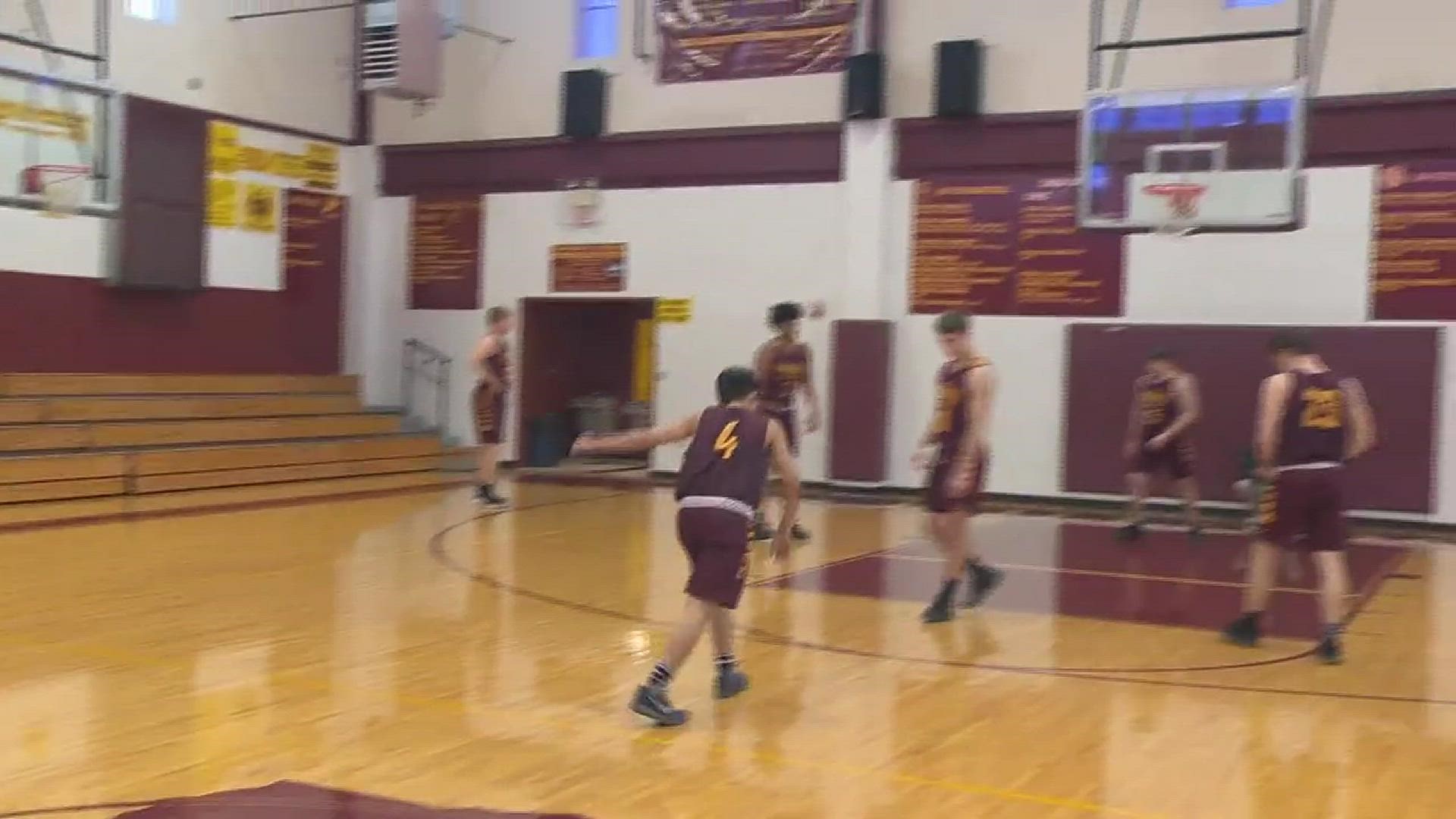 The Thorndale basketball team relies on it's 6th man to get back to the state tournament.