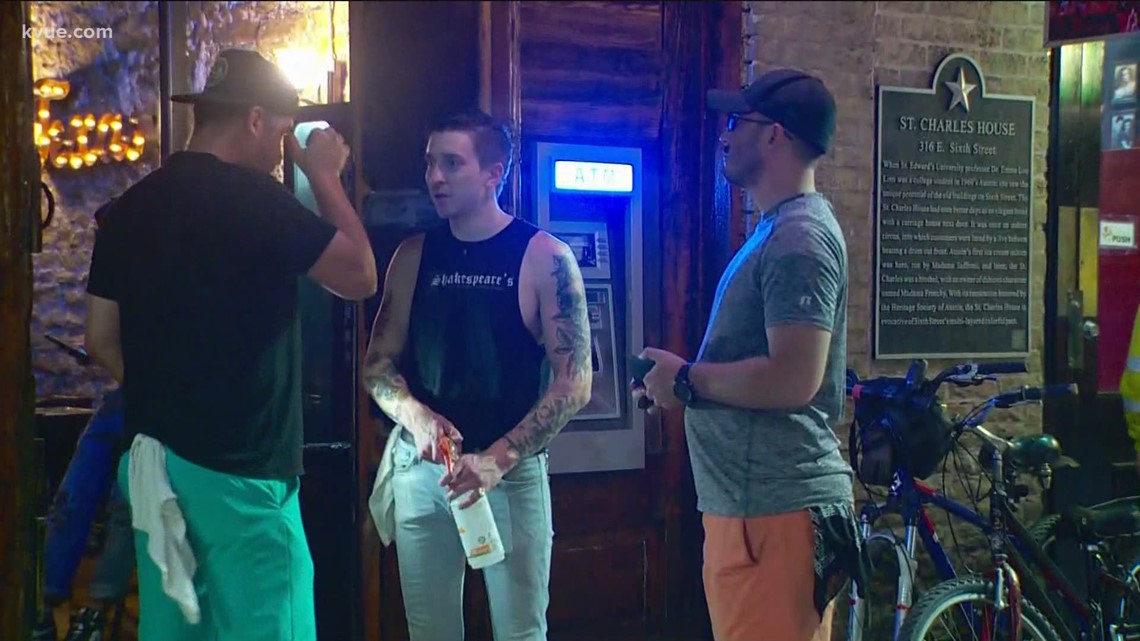 Austin bars opened at midnight What did it look like and did people