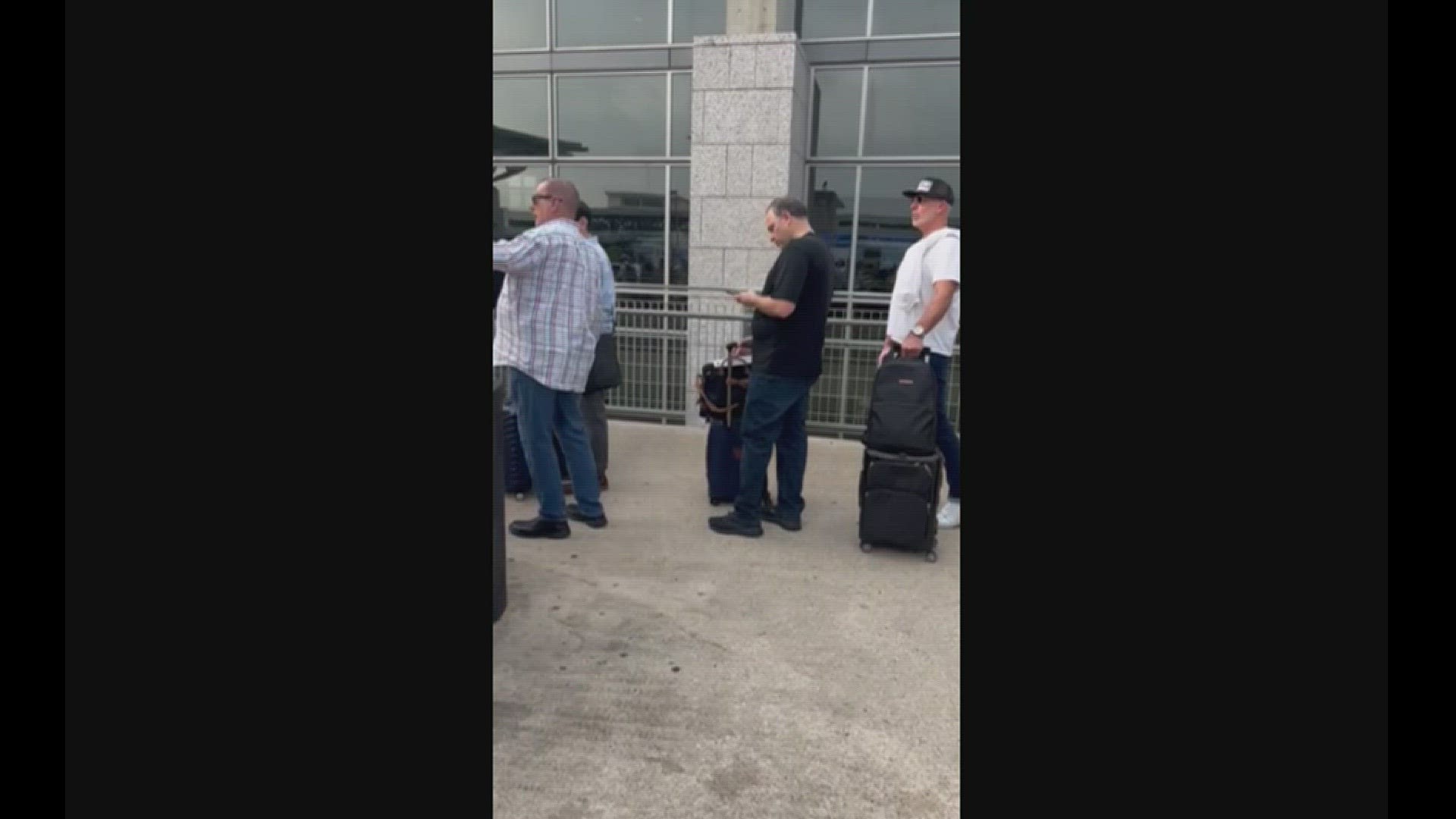 An issue at an airline ticket counter is causing very long lines at the Austin-Bergstrom International Airport Friday morning.