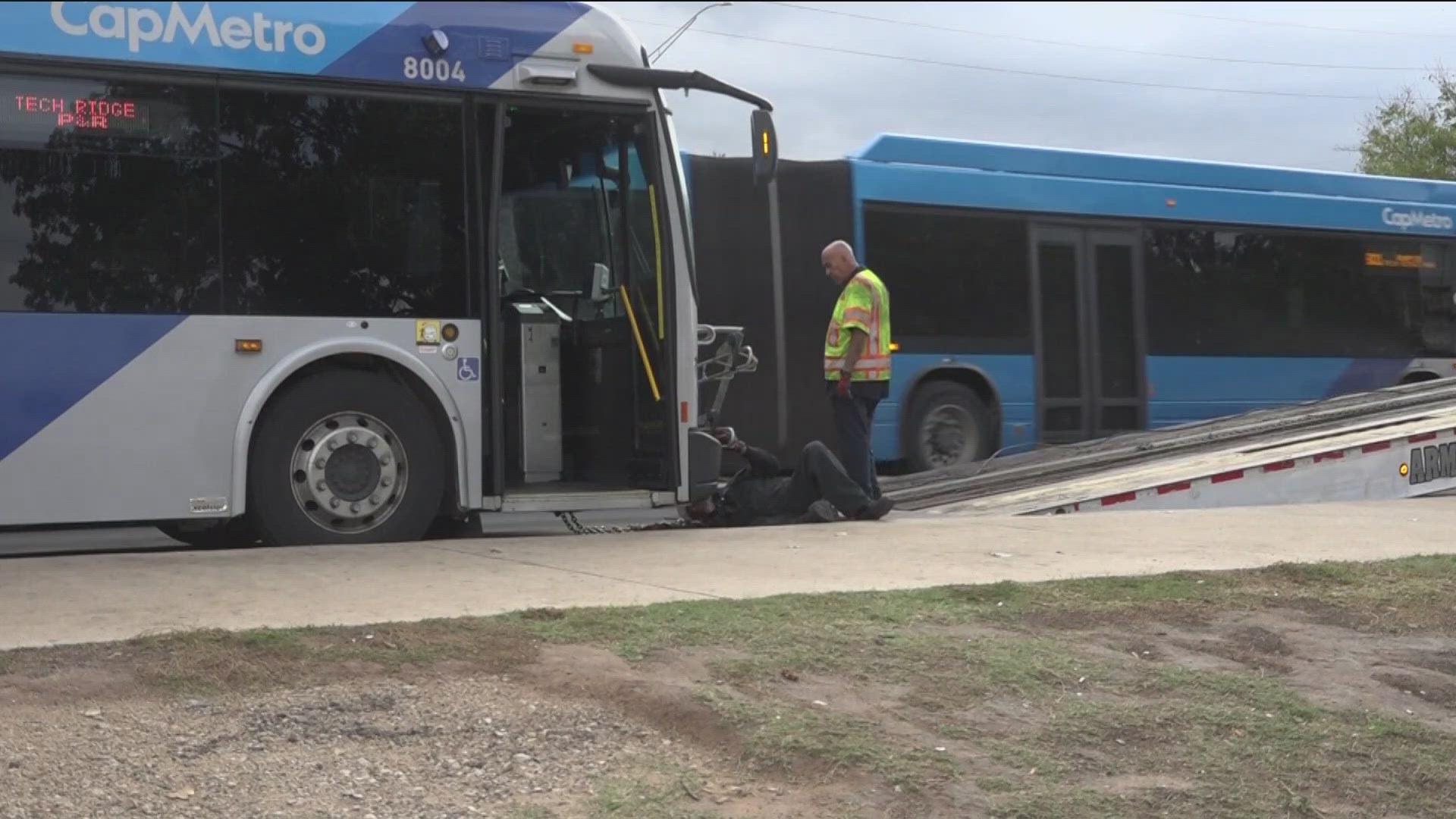 Capital Metro will be putting 46 of its new electric buses in storage for the next year after the buses' manufacturer declared bankruptcy.