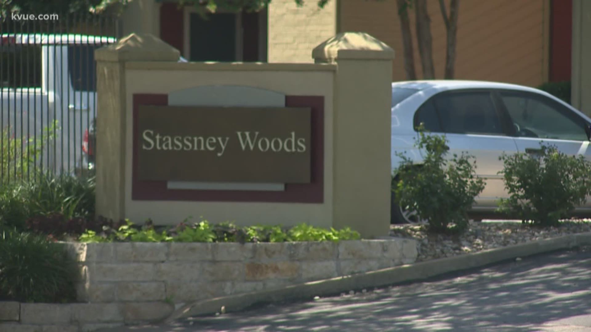 A South Austin apartment complex has evacuated one building as police investigate a suspicious package. This incident is the same location where a wanted man was arrested by SWAT earlier Thursday afternoon.