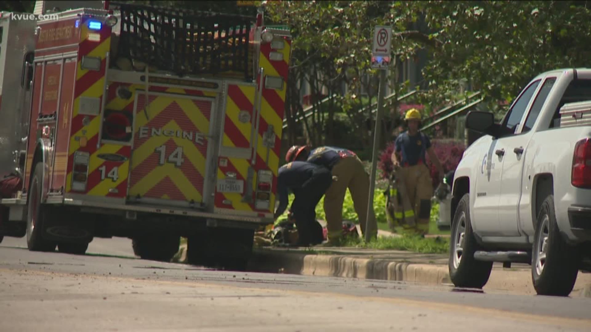 The residents of a Central Austin apartment complex are allowed to return to their homes after a temporary gas leak caused their evacuation.
The Austin Fire Department reported at 2:35 p.m. that the six-inch gas line struck by a private utility contractor