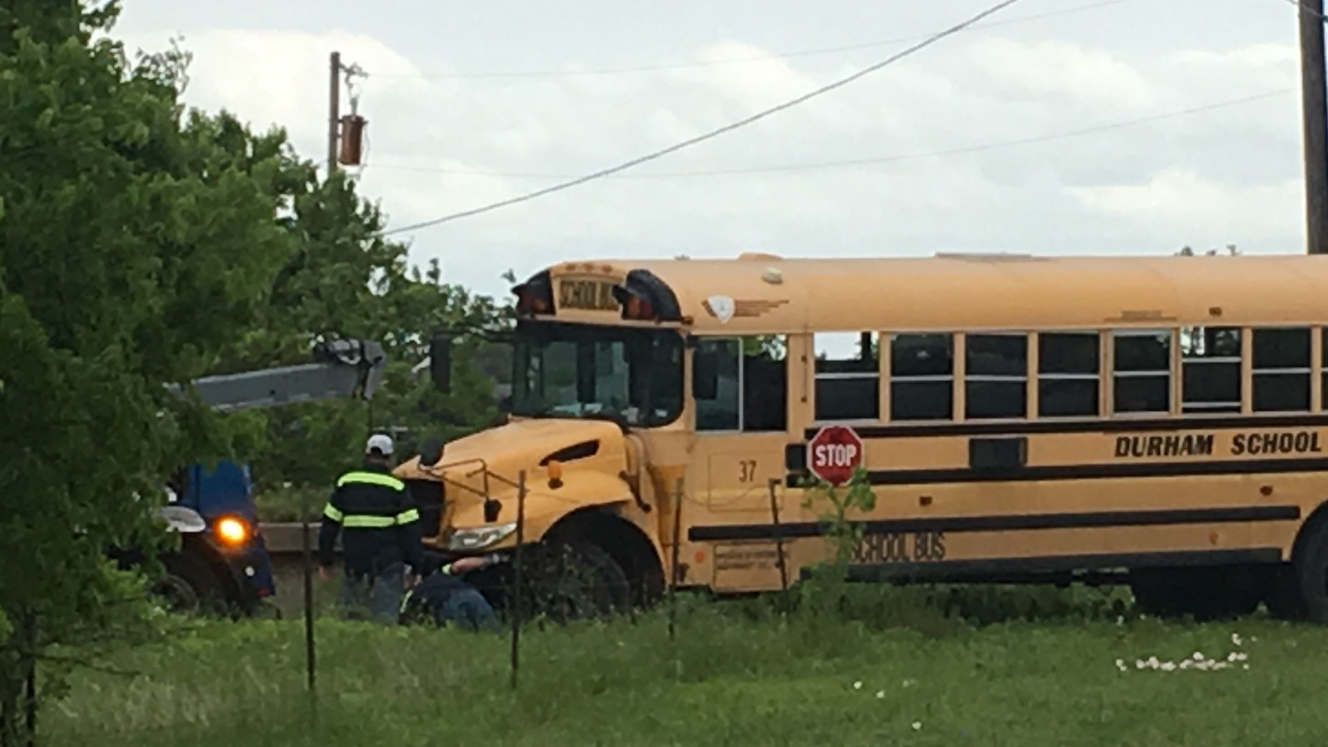 Pflugerville ISD bus with Dearing Elementary students on board crashes ...