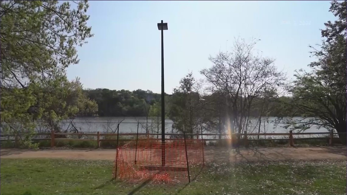 Family, friends of Lady Bird Lake drowning victims give input on safety