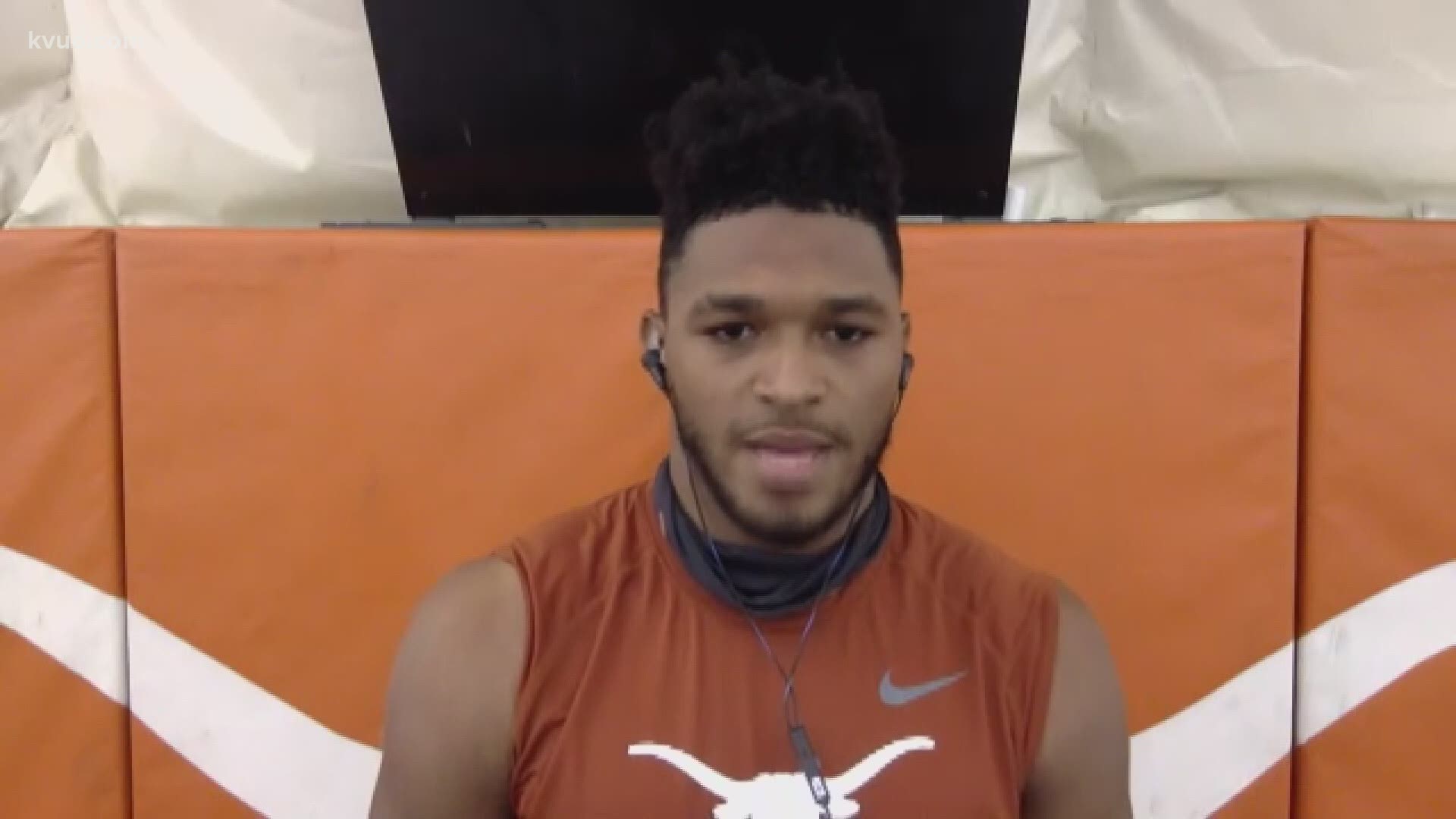 Who has the leadership edge? The Texas Longhorns quarterback battle continues between Casey Thompson and Hudson Card.