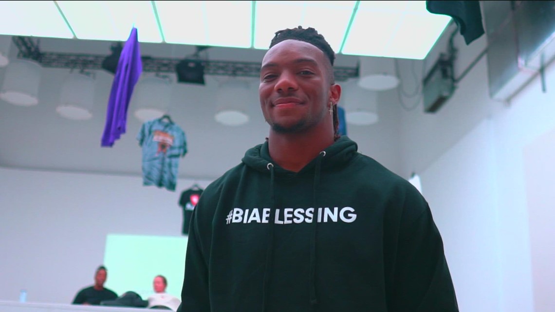 UT's Bijan Robinson launches second clothing line