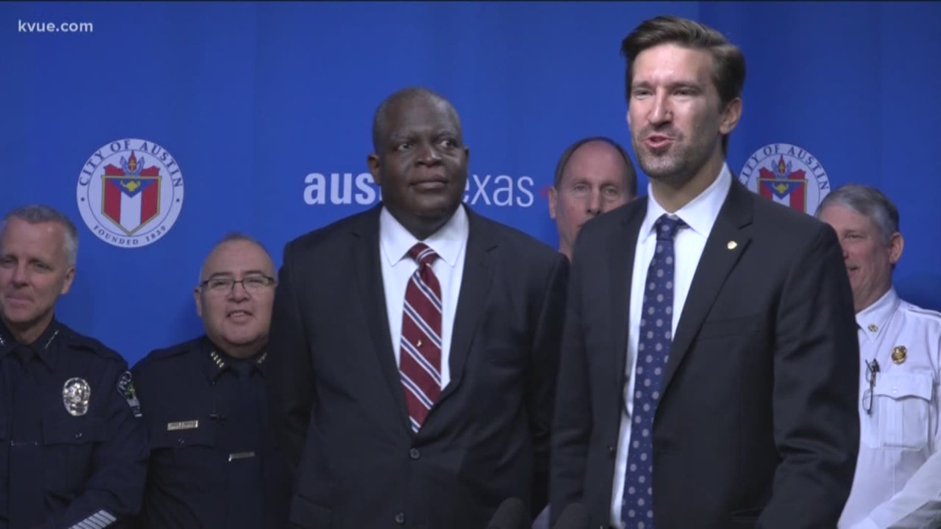 After nearly a year without a labor contract between Austin police officers and the City of Austin, Austin's police union -- the Austin Police Association -- and the city council have approved a new contract.
STORY: http://www.kvue.com/news/local/austin-p